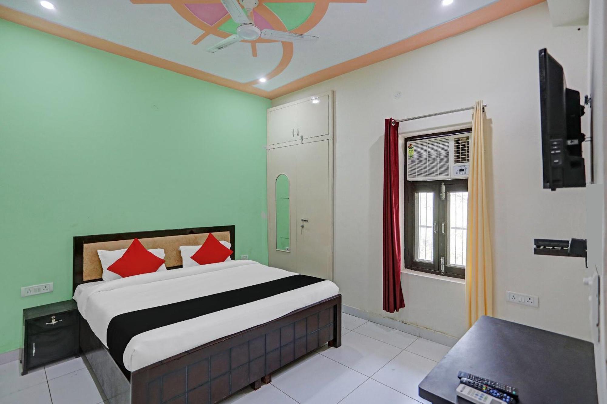 Capital O Friends Zone The Guest House Большая Нойда Экстерьер фото